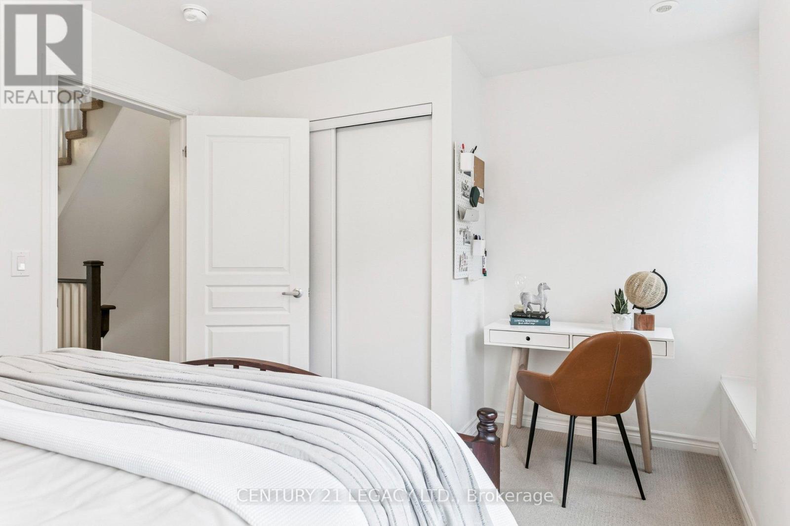 2 - 80 Eastwood Park Gardens, Toronto (long Branch), Ontario