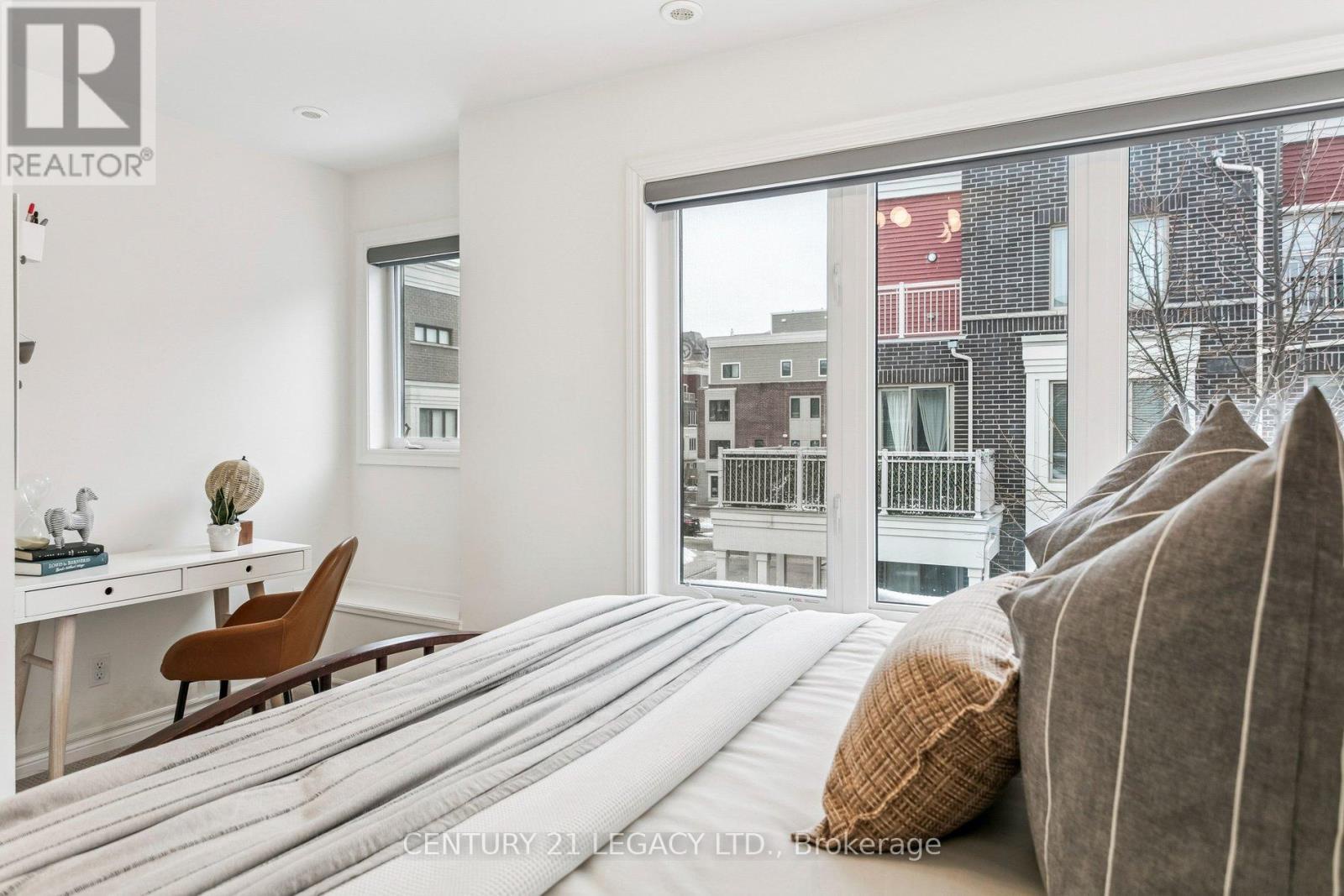 2 - 80 Eastwood Park Gardens, Toronto (long Branch), Ontario