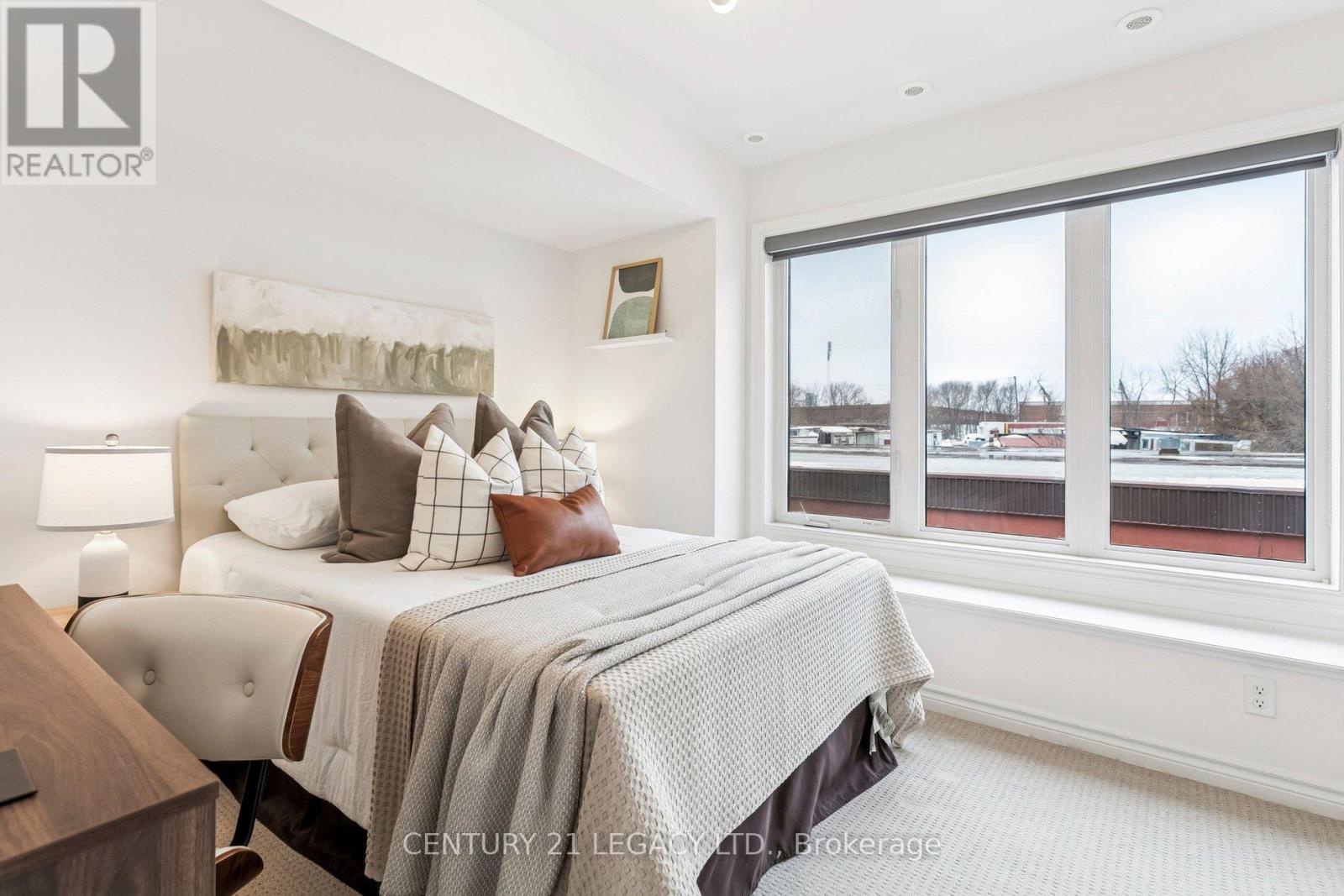 2 - 80 Eastwood Park Gardens, Toronto (long Branch), Ontario