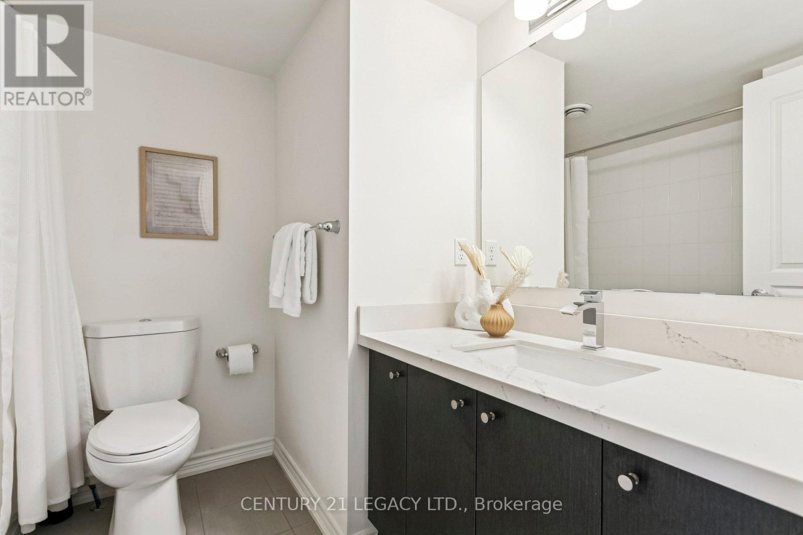 2 - 80 Eastwood Park Gardens, Toronto (long Branch), Ontario