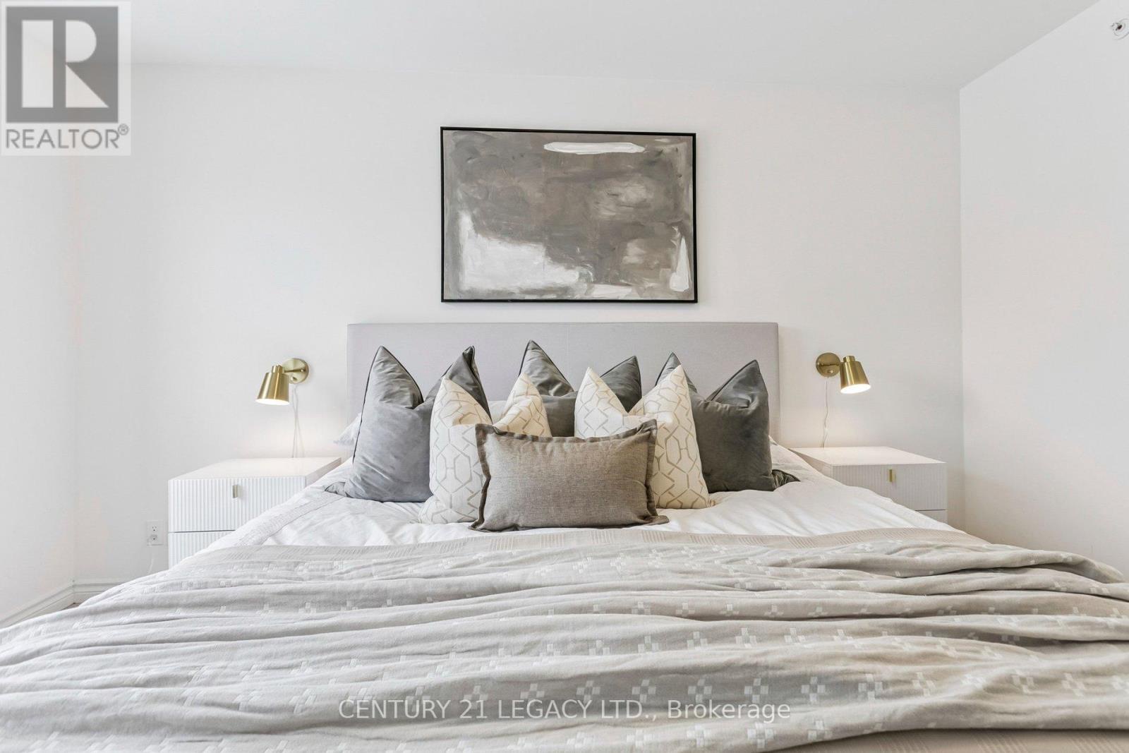 2 - 80 Eastwood Park Gardens, Toronto (long Branch), Ontario