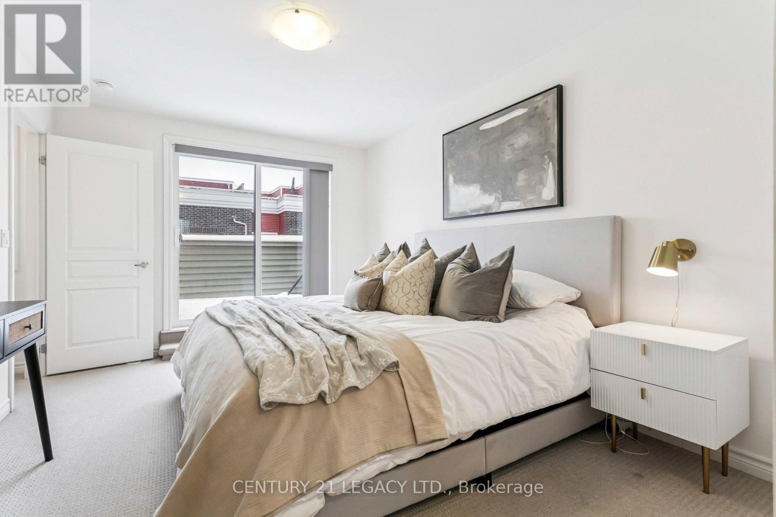 2 - 80 Eastwood Park Gardens, Toronto (long Branch), Ontario