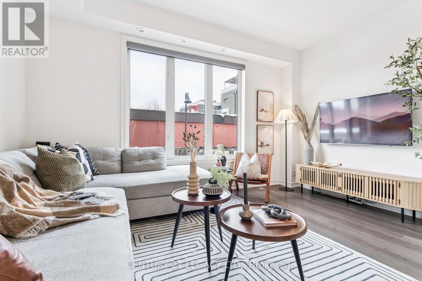 2 - 80 Eastwood Park Gardens, Toronto (long Branch), Ontario