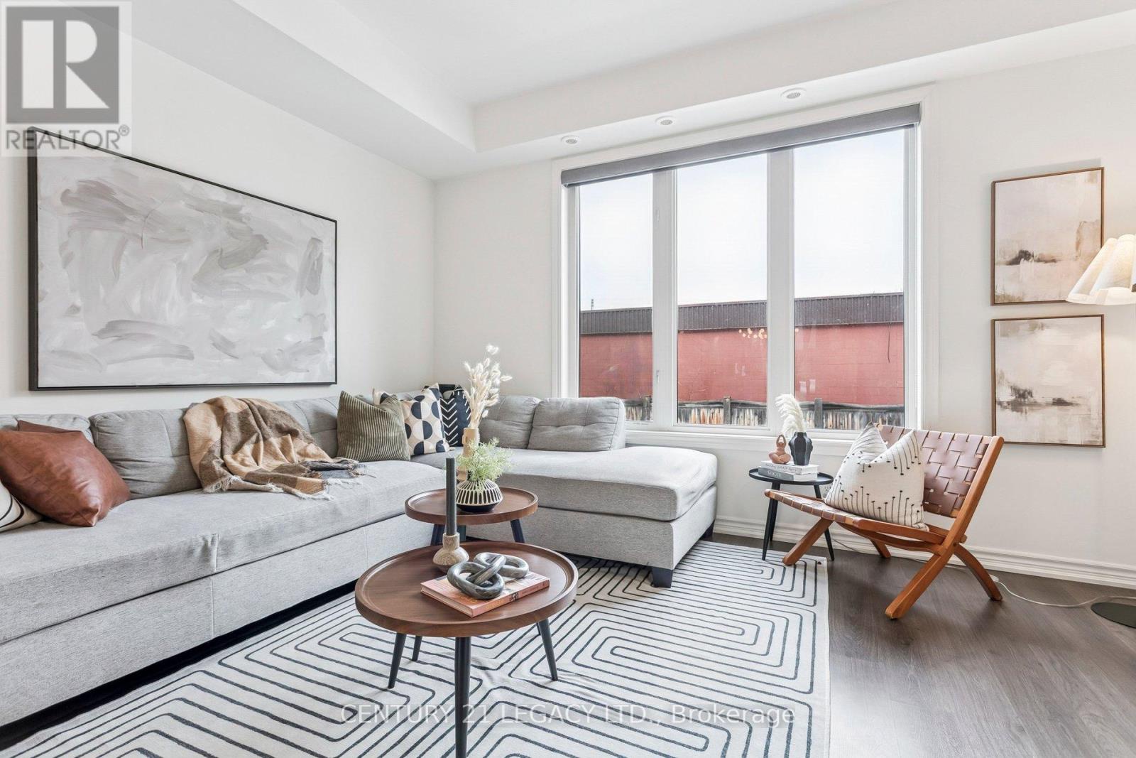 2 - 80 Eastwood Park Gardens, Toronto (long Branch), Ontario