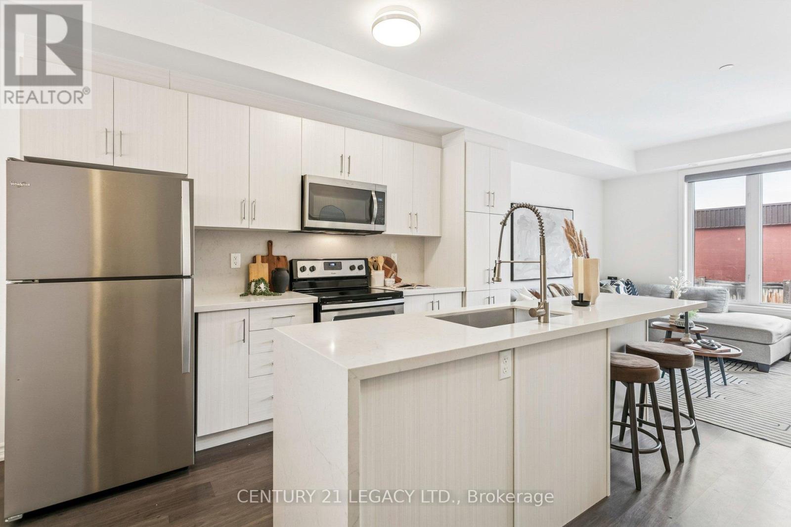 2 - 80 Eastwood Park Gardens, Toronto (long Branch), Ontario