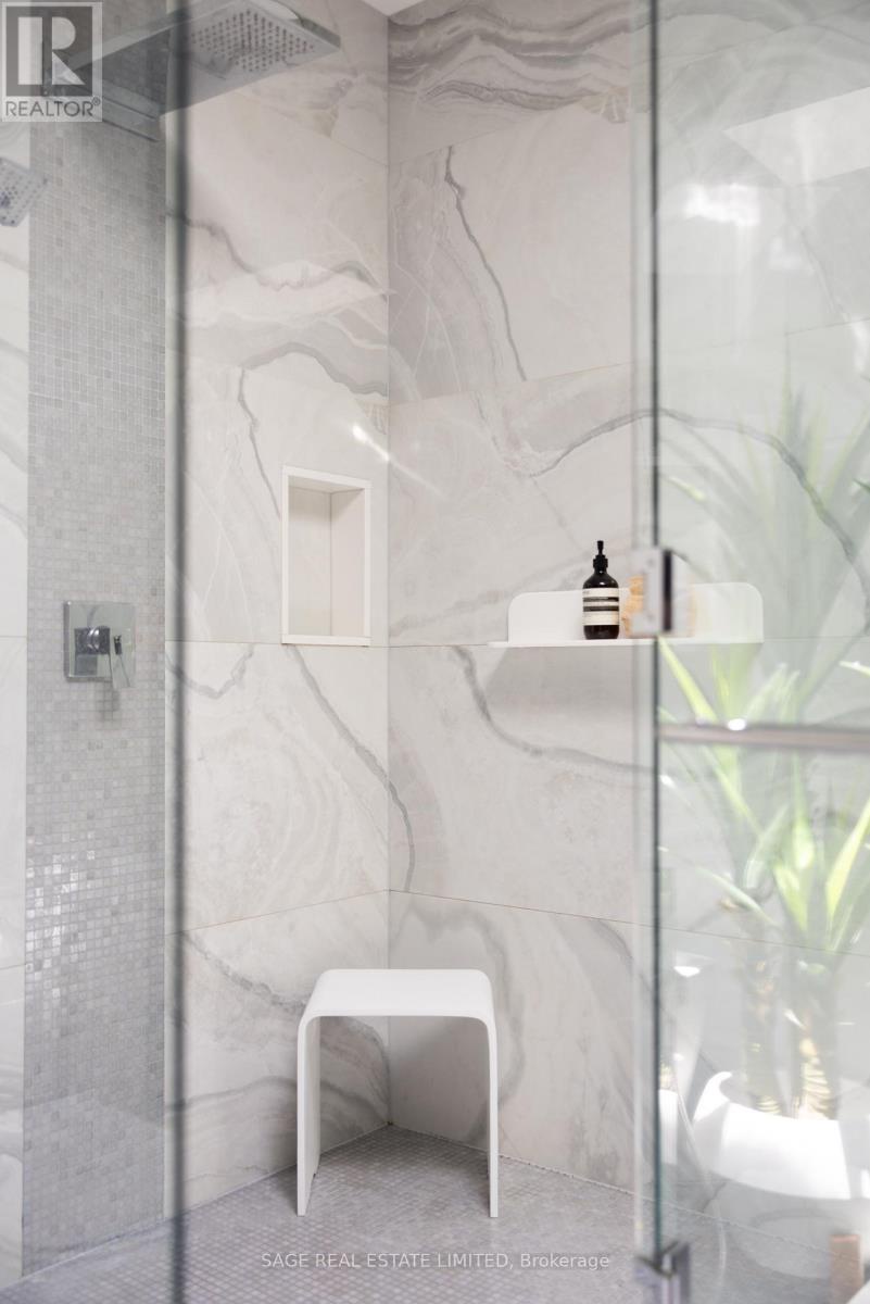 40 Hoyle Avenue, Toronto (mount Pleasant East), Ontario