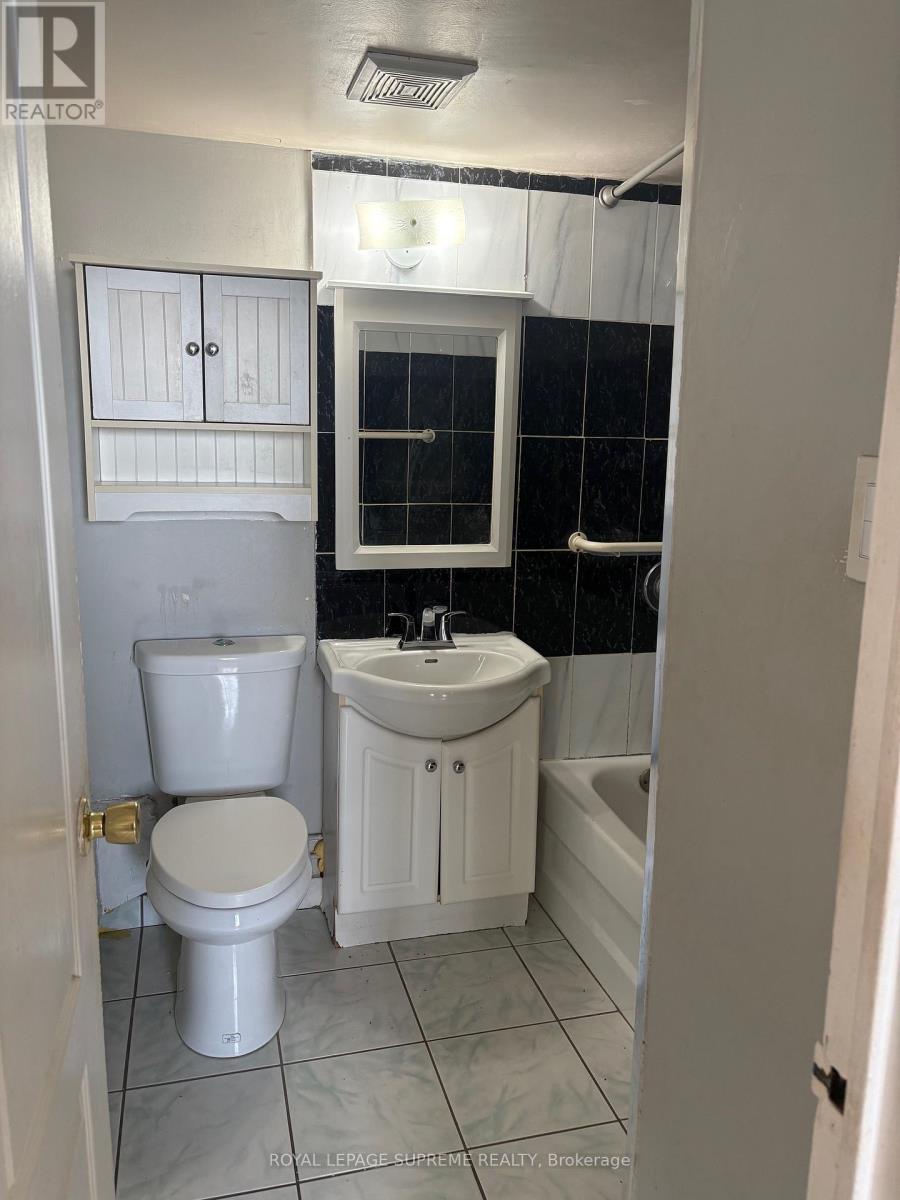 1215 - 100 Lotherton Pathway, Toronto (yorkdale-glen Park), Ontario