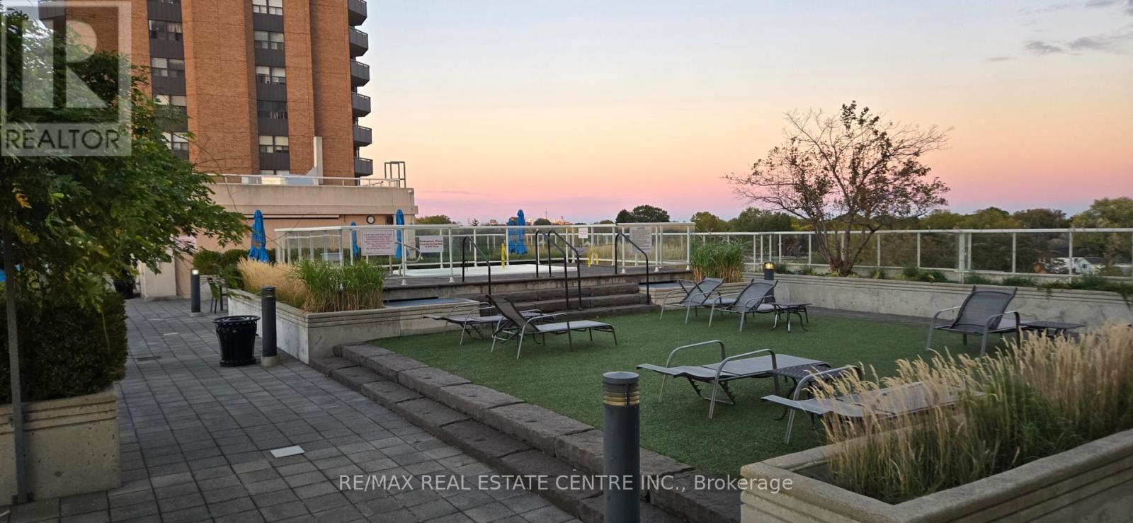 604 - 3865 Lake Shore Boulevard W, Toronto (long Branch), Ontario