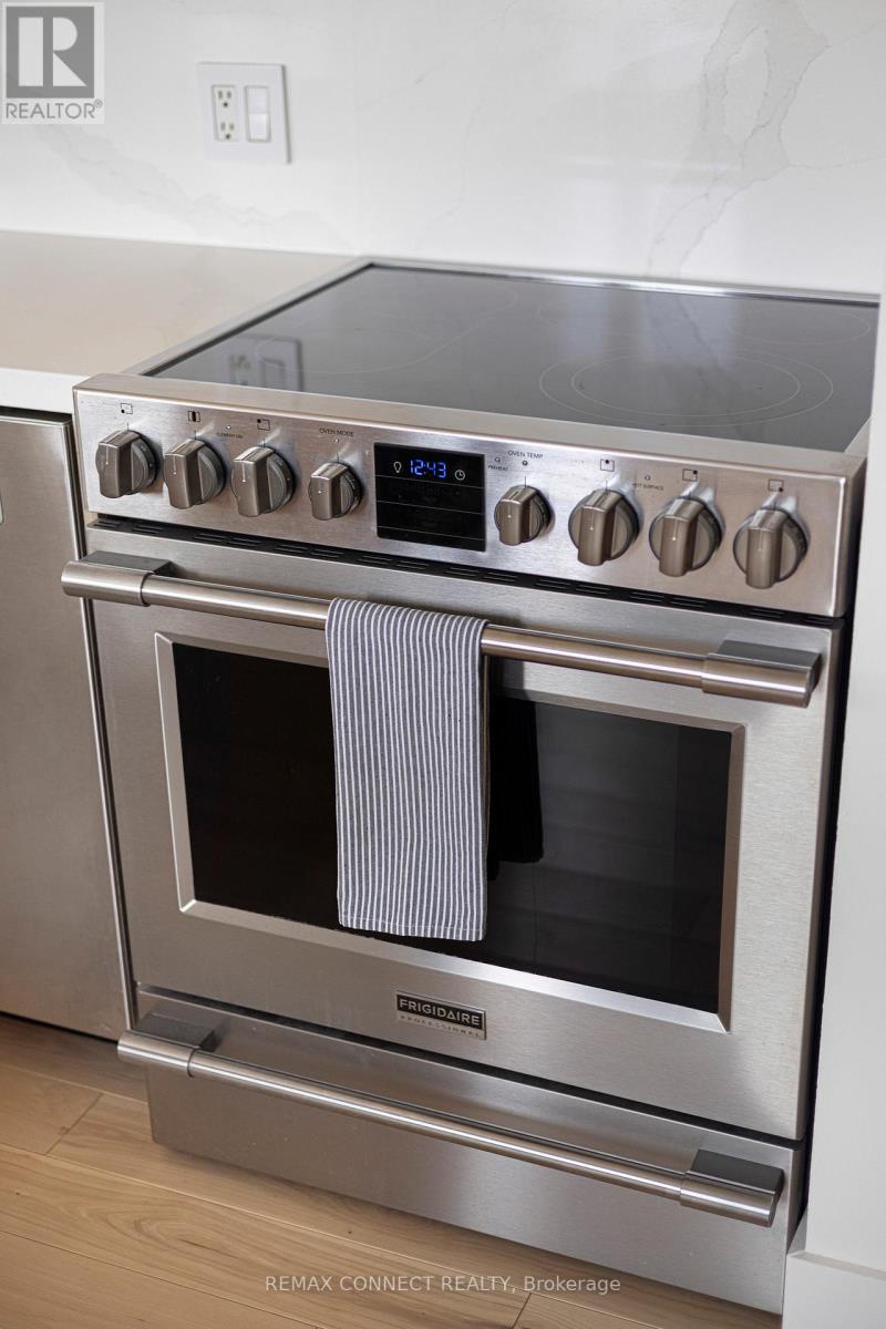 402 - 1 St Johns Road, Toronto (junction Area), Ontario