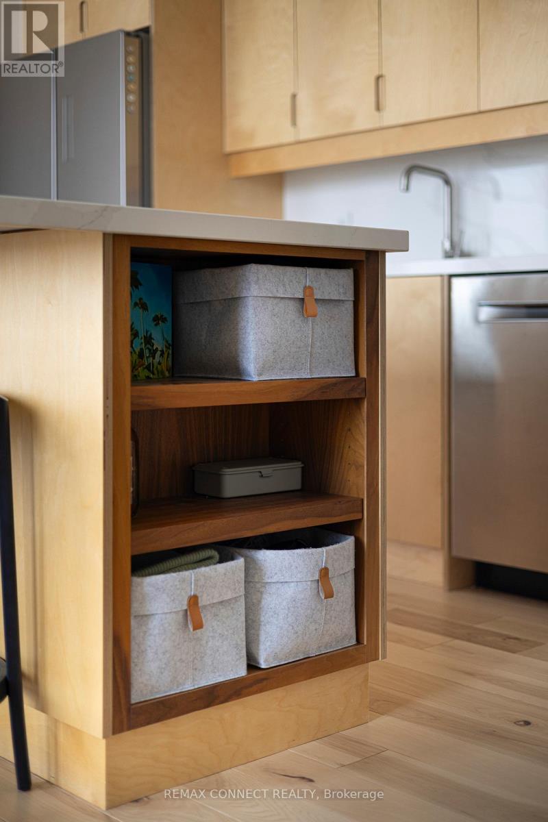 402 - 1 St Johns Road, Toronto (junction Area), Ontario