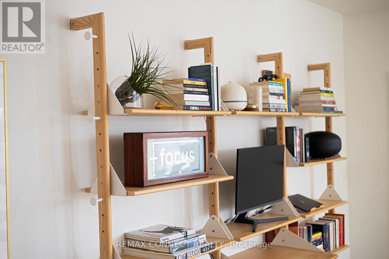 402 - 1 St Johns Road, Toronto (junction Area), Ontario