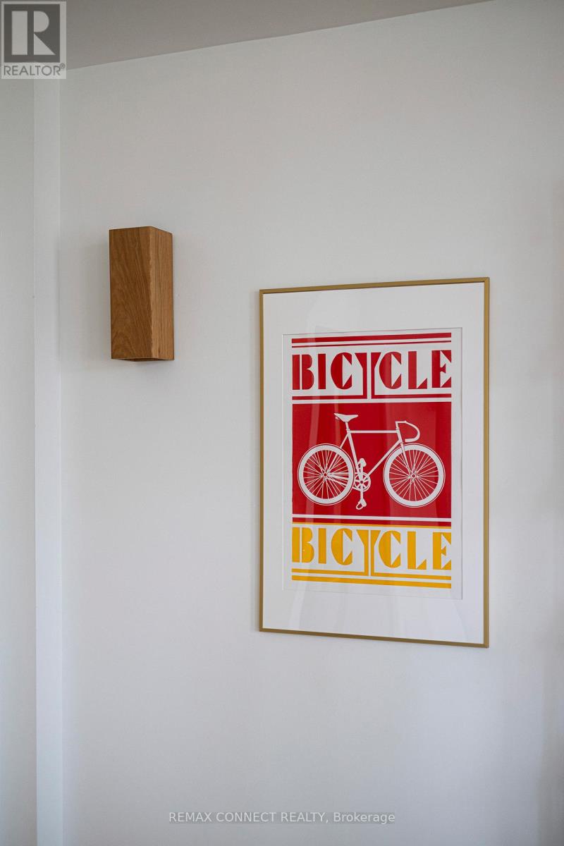 402 - 1 St Johns Road, Toronto (junction Area), Ontario