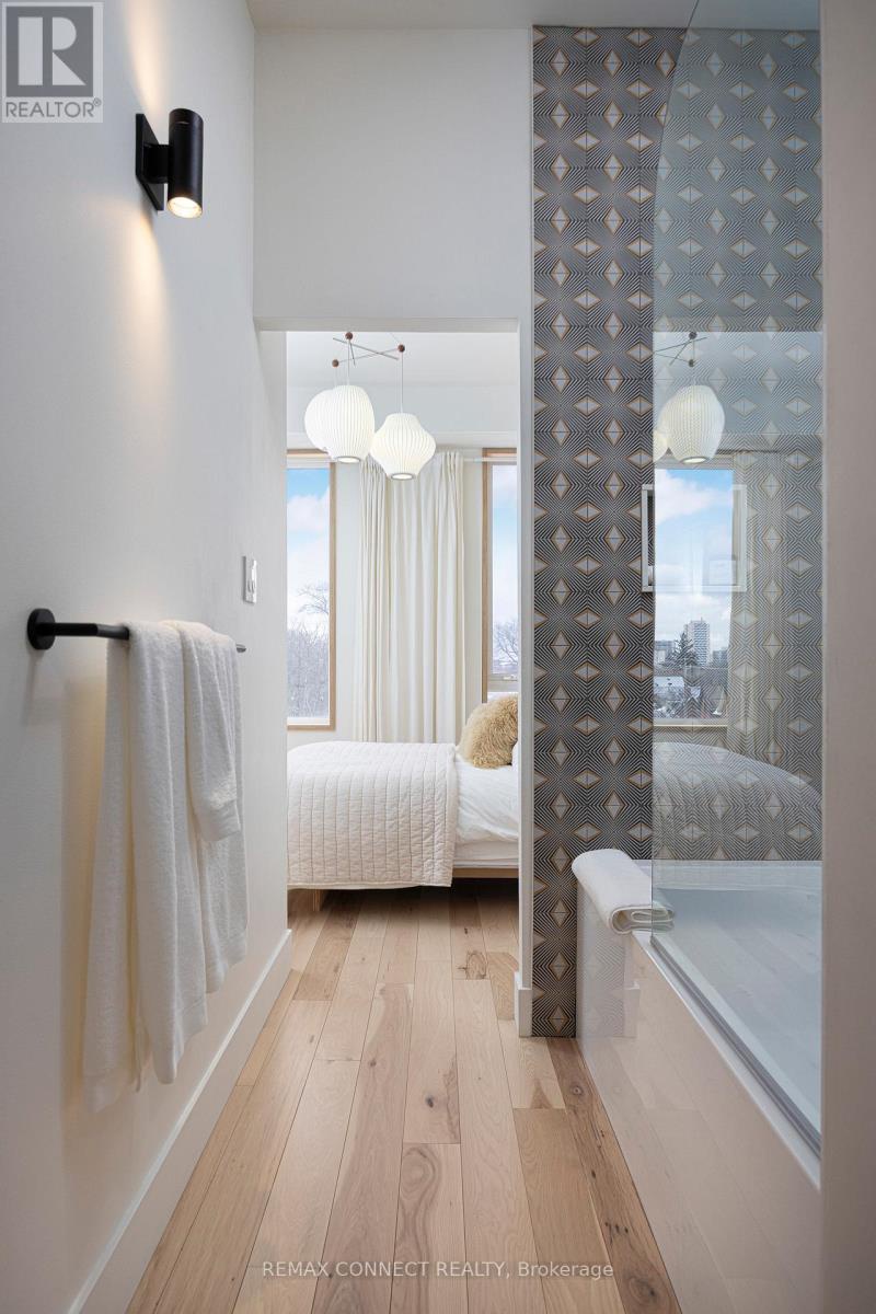 402 - 1 St Johns Road, Toronto (junction Area), Ontario