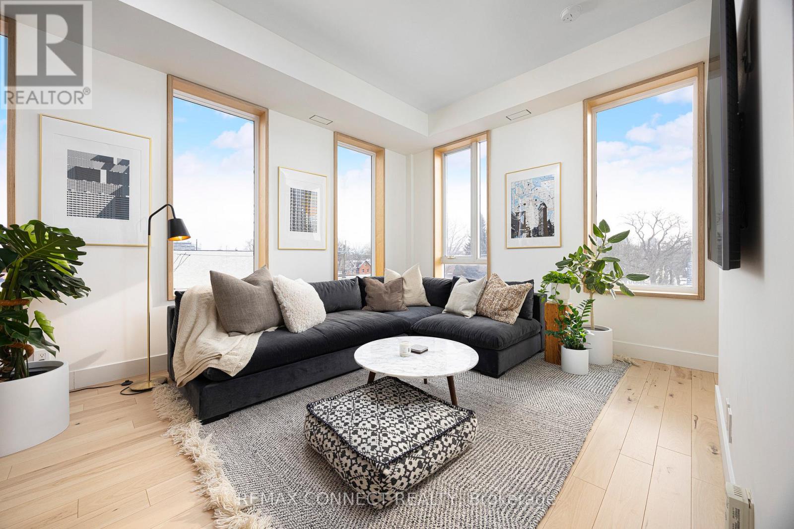 402 - 1 St Johns Road, Toronto (junction Area), Ontario