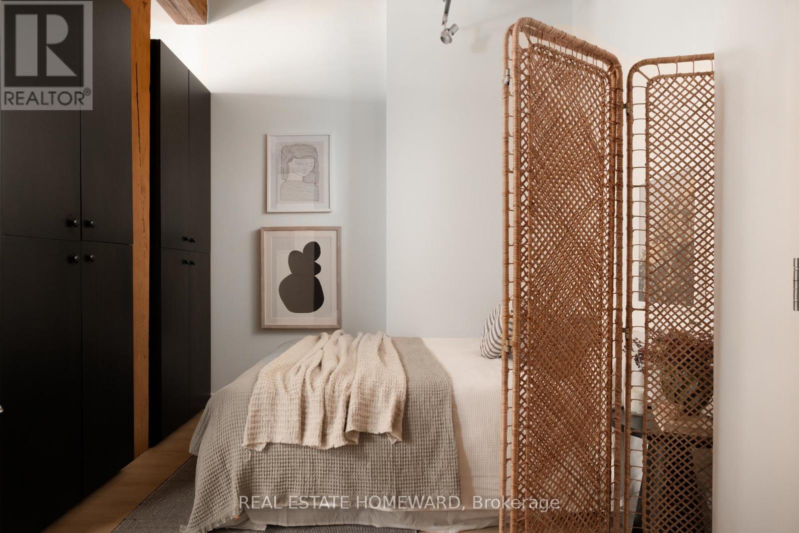 321 - 955 Queen Street W, Toronto (niagara), Ontario