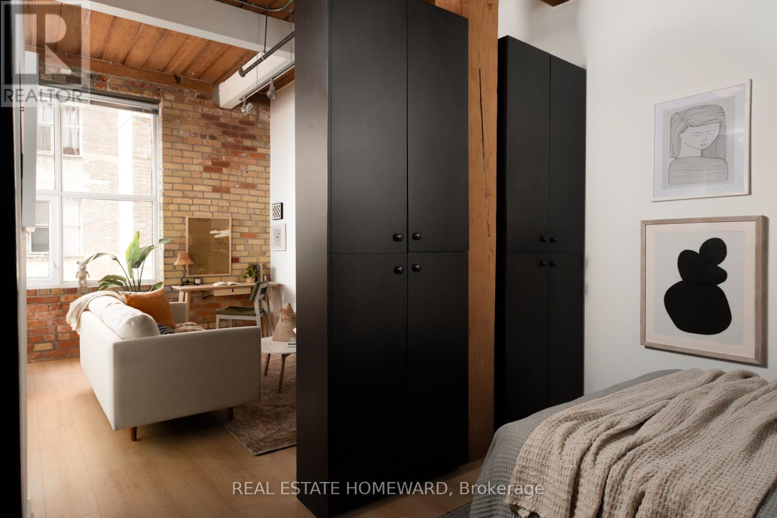 321 - 955 Queen Street W, Toronto (niagara), Ontario