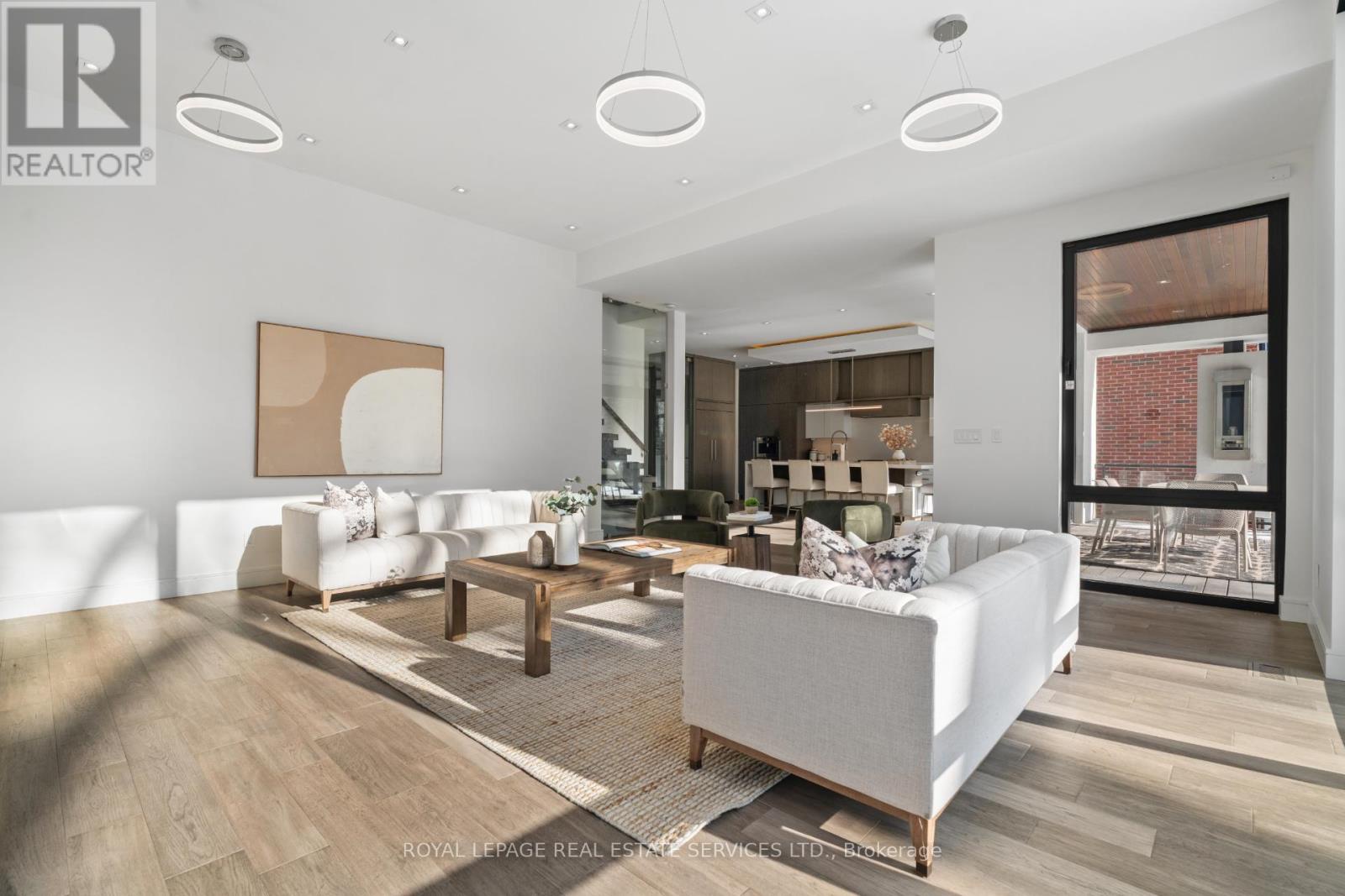 96 Montgomery Road, Toronto (kingsway South), Ontario