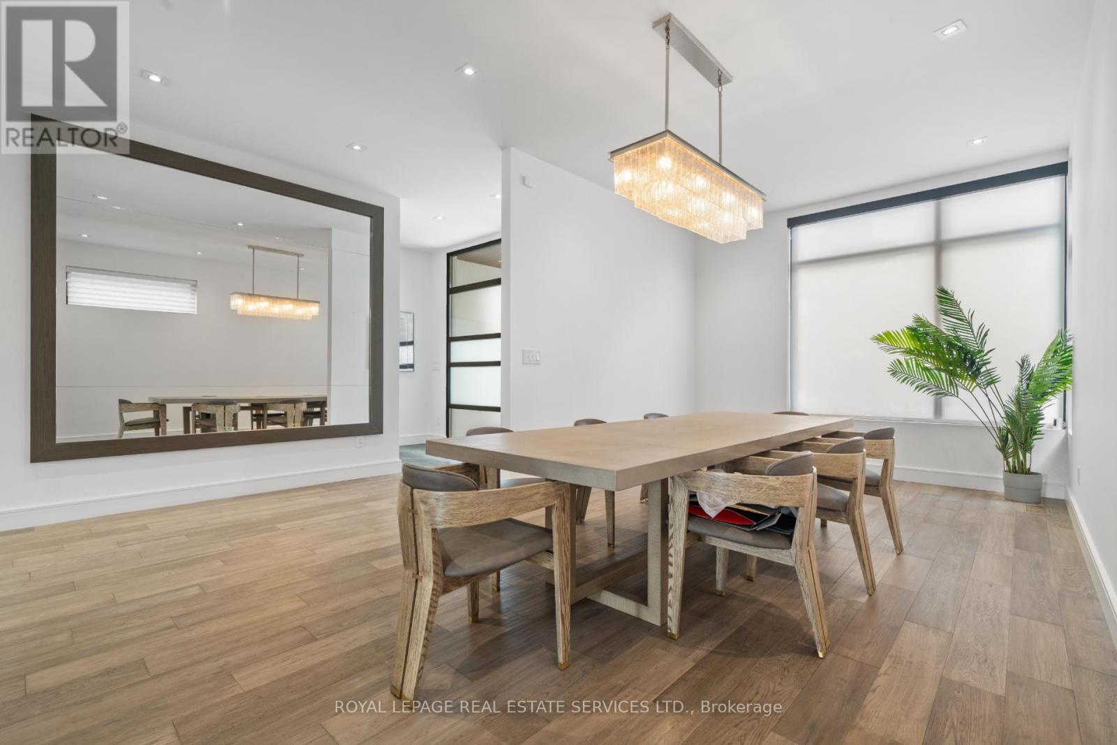 96 Montgomery Road, Toronto (kingsway South), Ontario