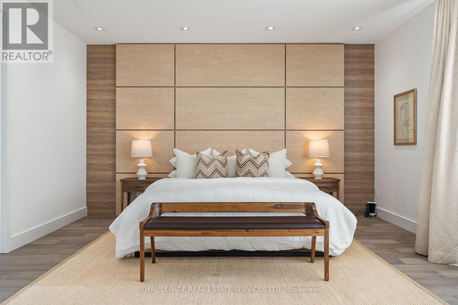 96 Montgomery Road, Toronto (kingsway South), Ontario