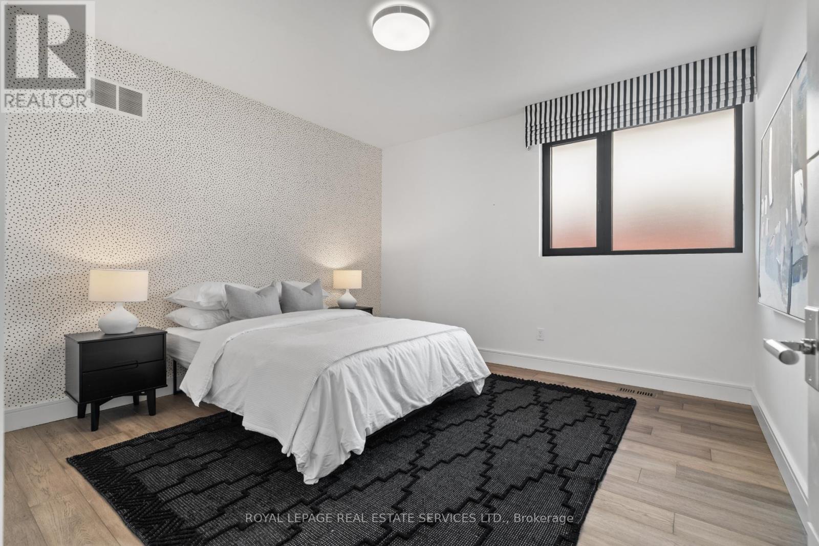 96 Montgomery Road, Toronto (kingsway South), Ontario