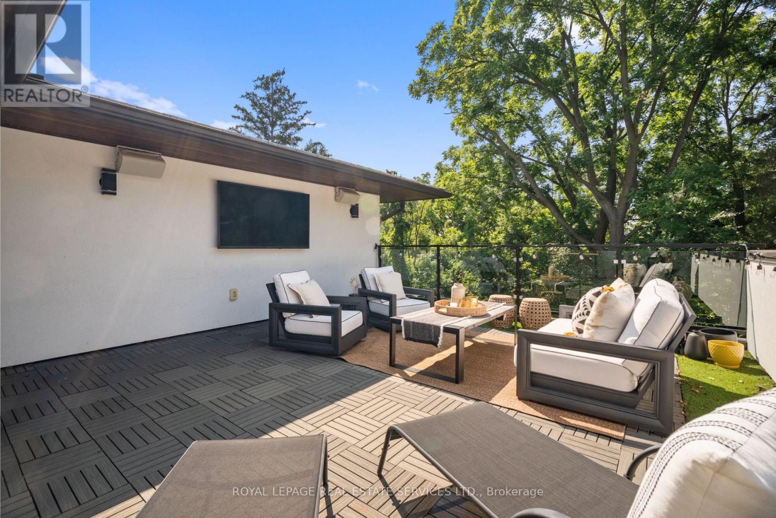 96 Montgomery Road, Toronto (kingsway South), Ontario