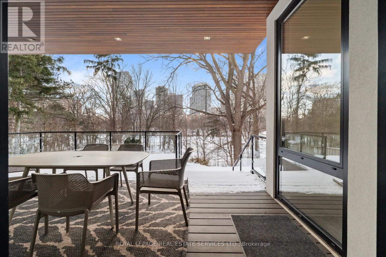 96 Montgomery Road, Toronto (kingsway South), Ontario