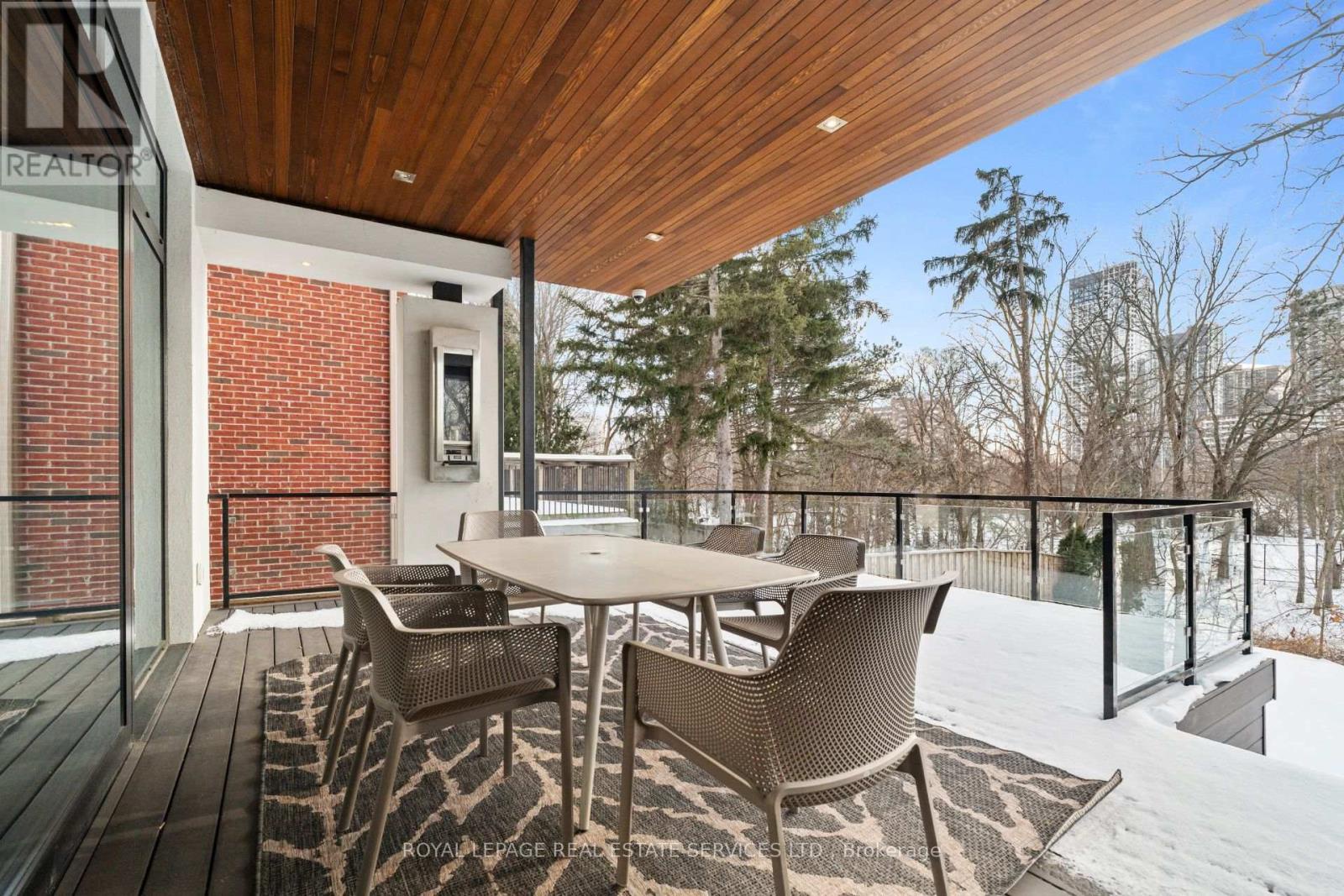 96 Montgomery Road, Toronto (kingsway South), Ontario