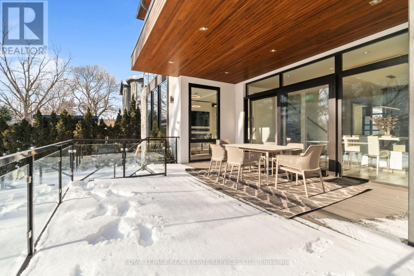 96 Montgomery Road, Toronto (kingsway South), Ontario