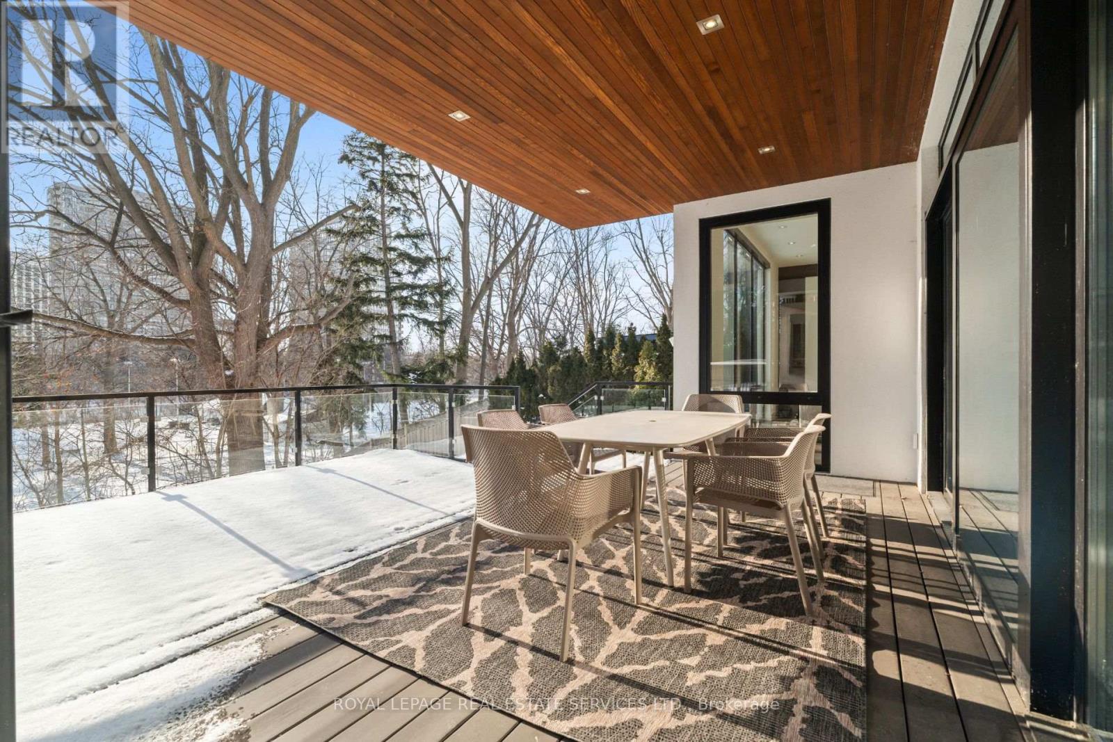 96 Montgomery Road, Toronto (kingsway South), Ontario