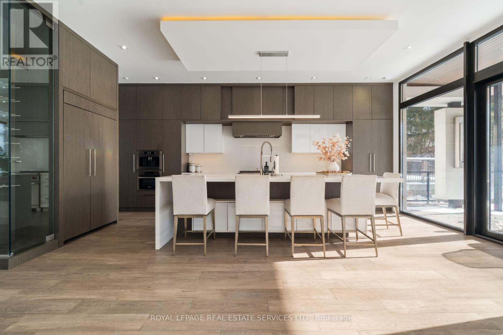 96 Montgomery Road, Toronto (kingsway South), Ontario