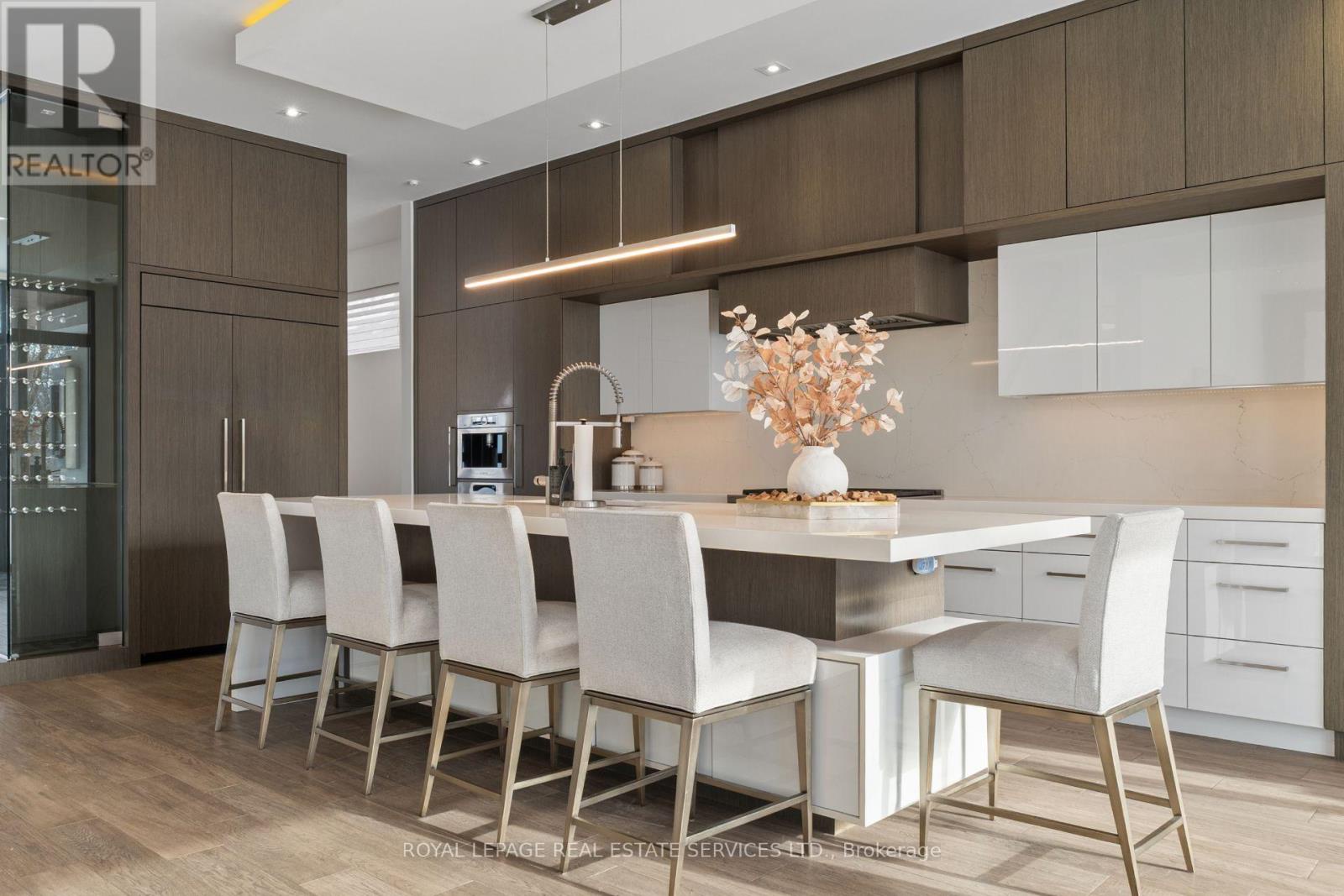 96 Montgomery Road, Toronto (kingsway South), Ontario