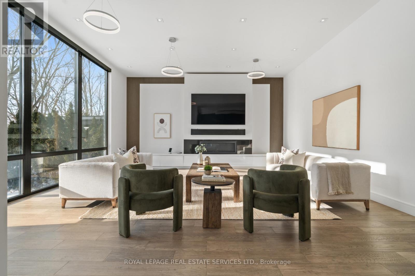 96 Montgomery Road, Toronto (kingsway South), Ontario