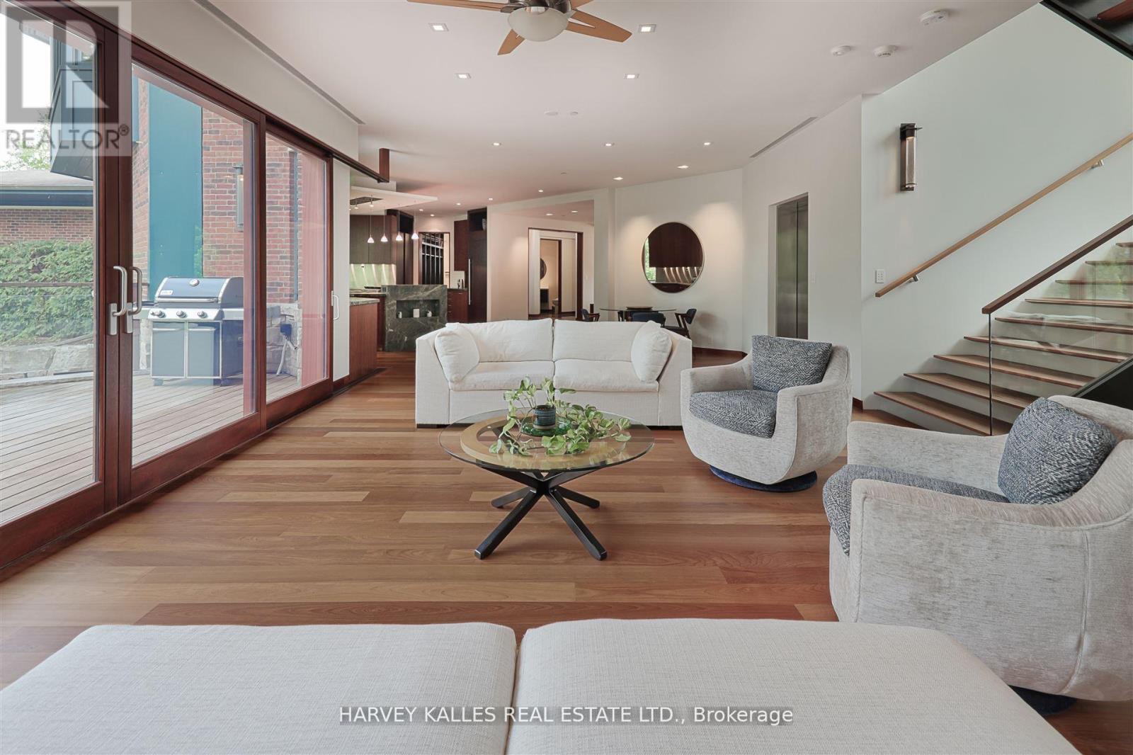 89 Kingsway Crescent, Toronto (kingsway South), Ontario