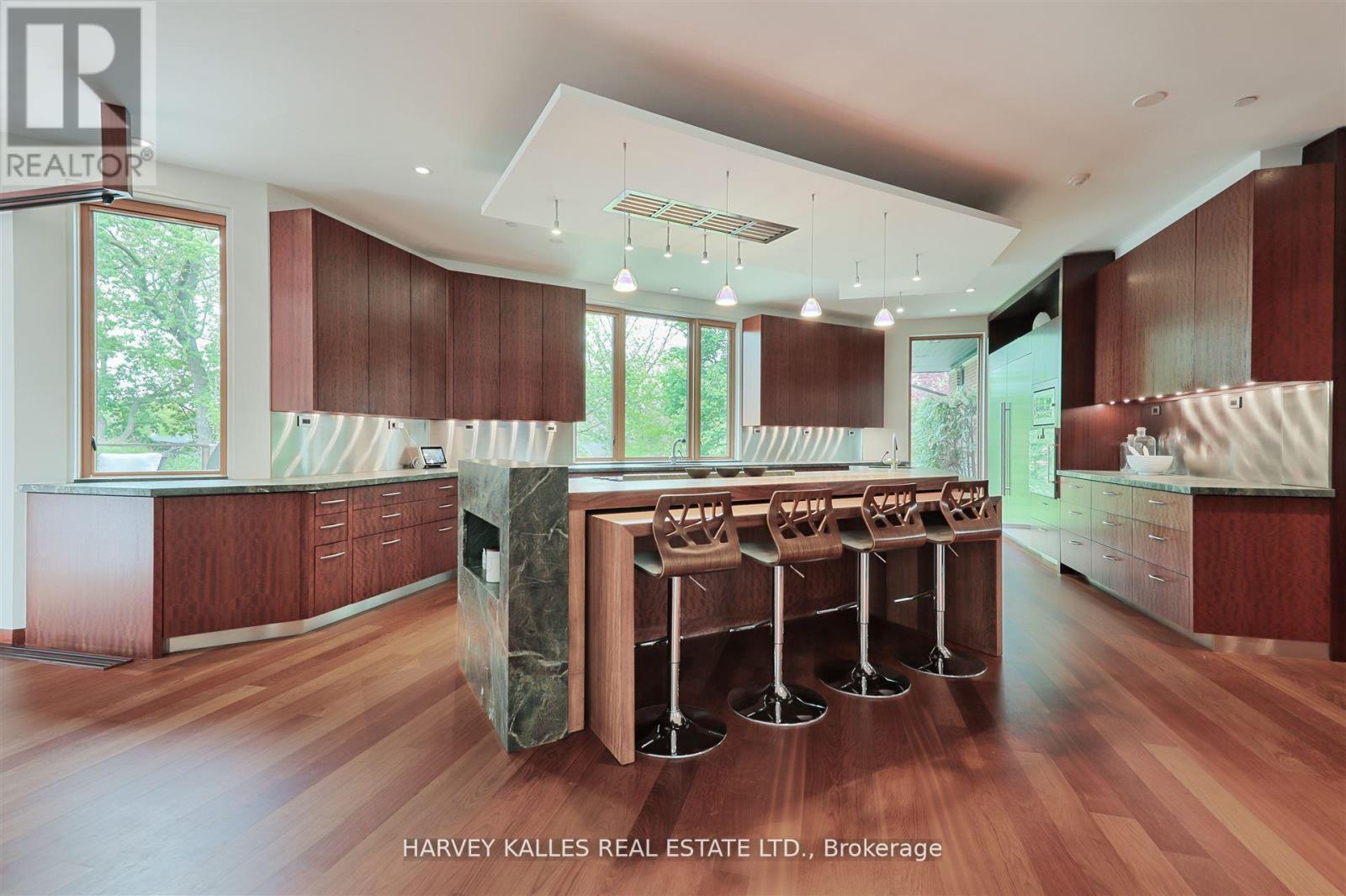 89 Kingsway Crescent, Toronto (kingsway South), Ontario