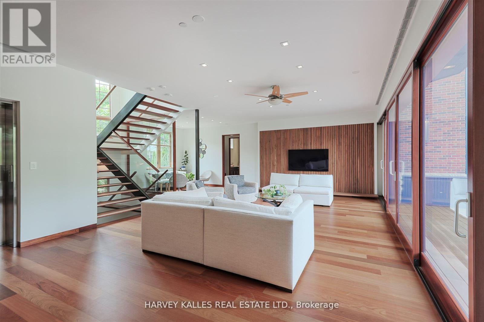 89 Kingsway Crescent, Toronto (kingsway South), Ontario