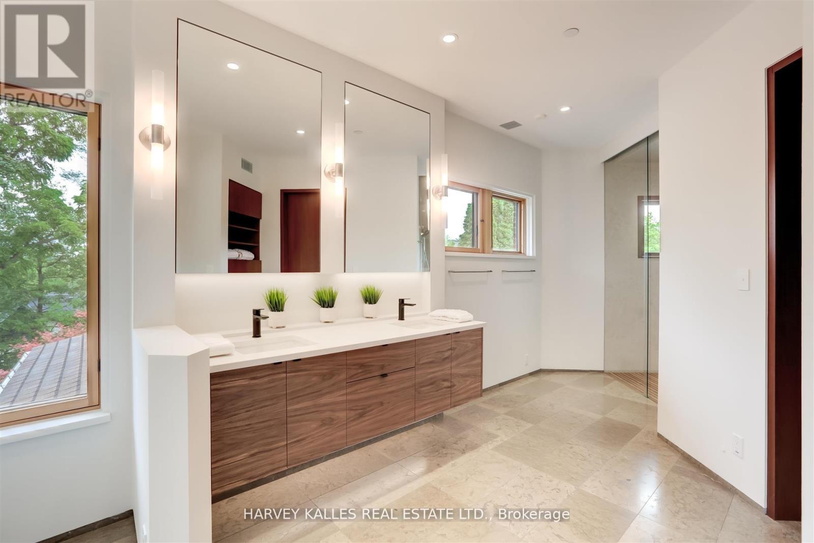 89 Kingsway Crescent, Toronto (kingsway South), Ontario