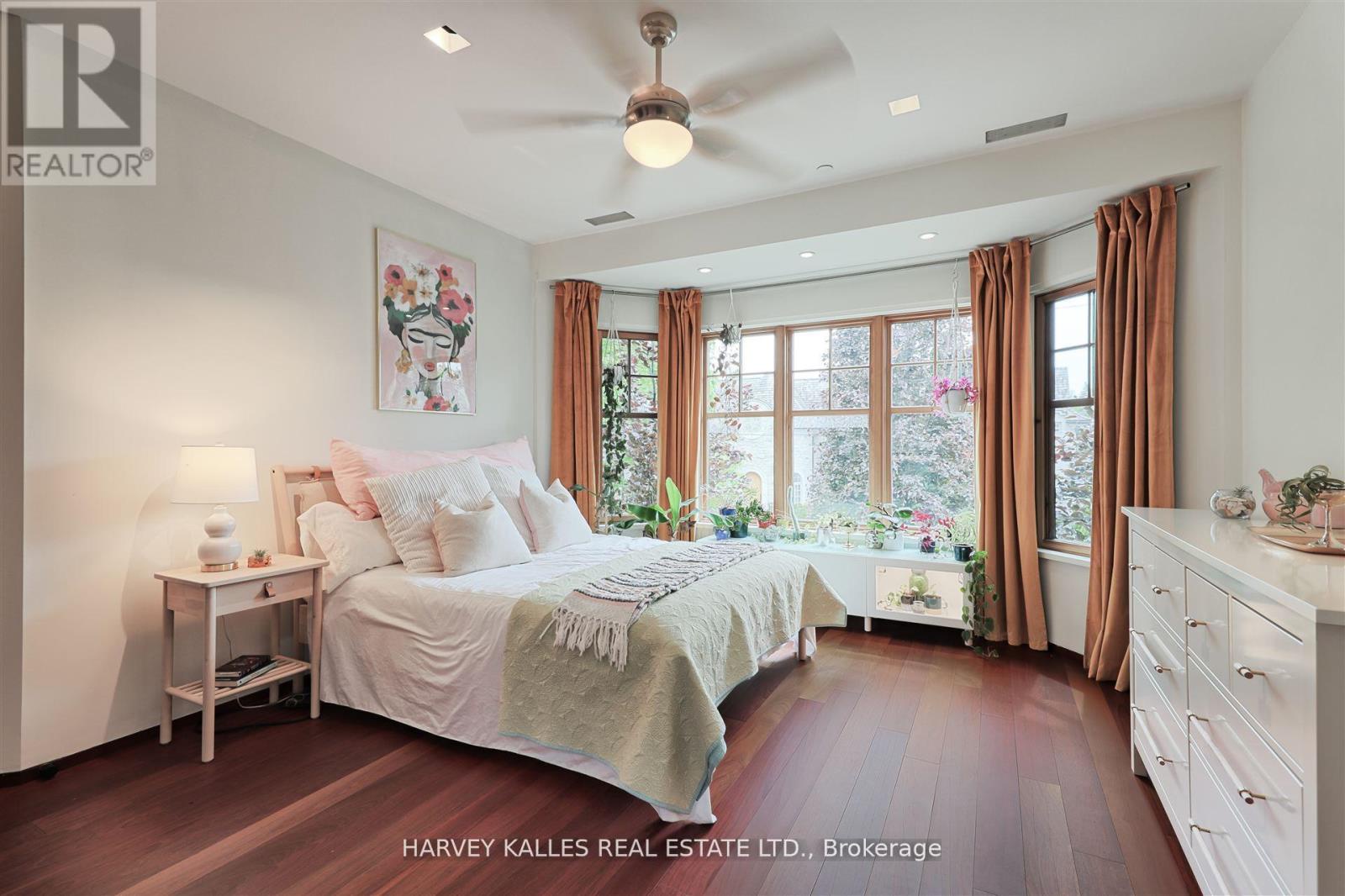 89 Kingsway Crescent, Toronto (kingsway South), Ontario