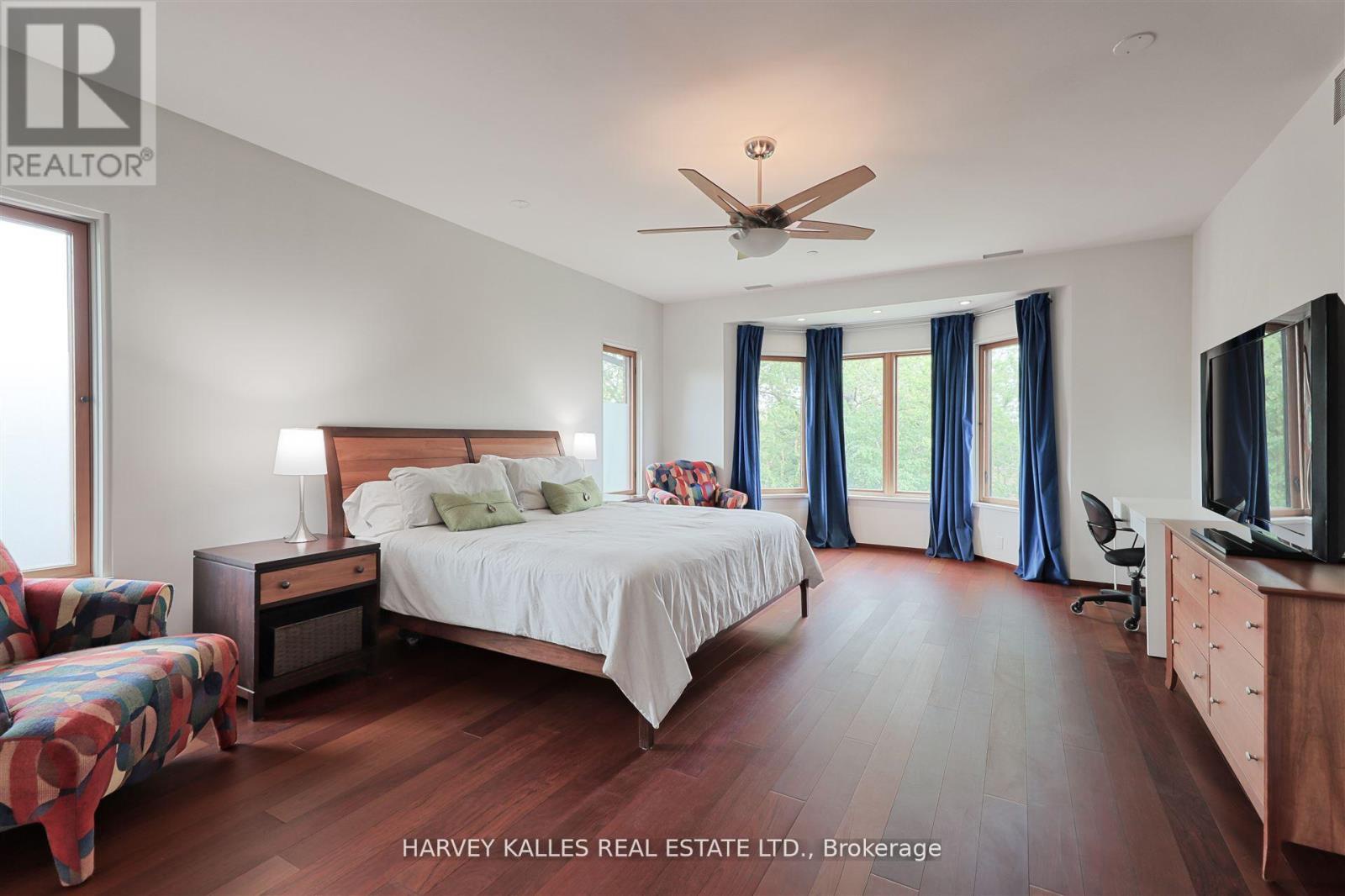 89 Kingsway Crescent, Toronto (kingsway South), Ontario