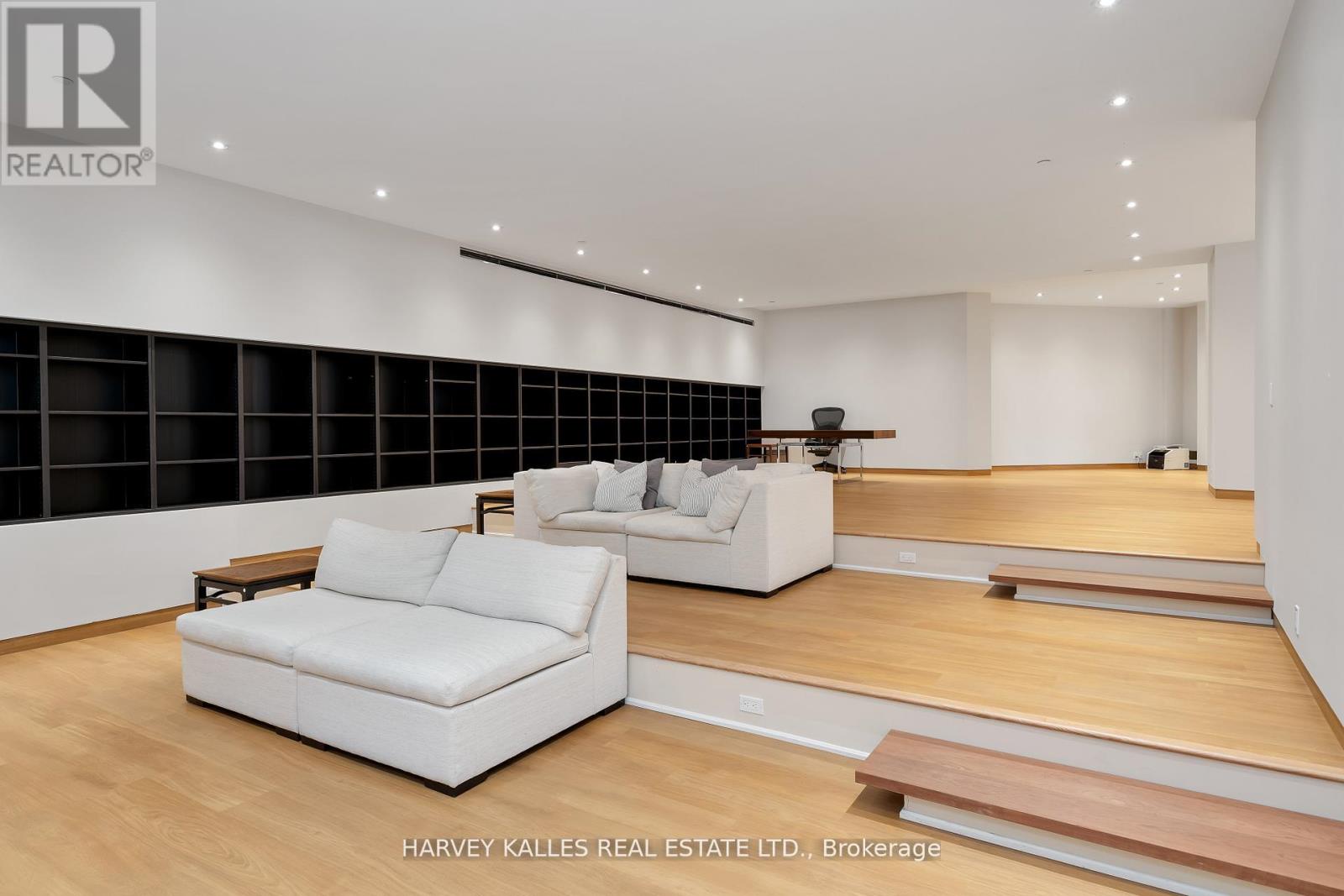 89 Kingsway Crescent, Toronto (kingsway South), Ontario