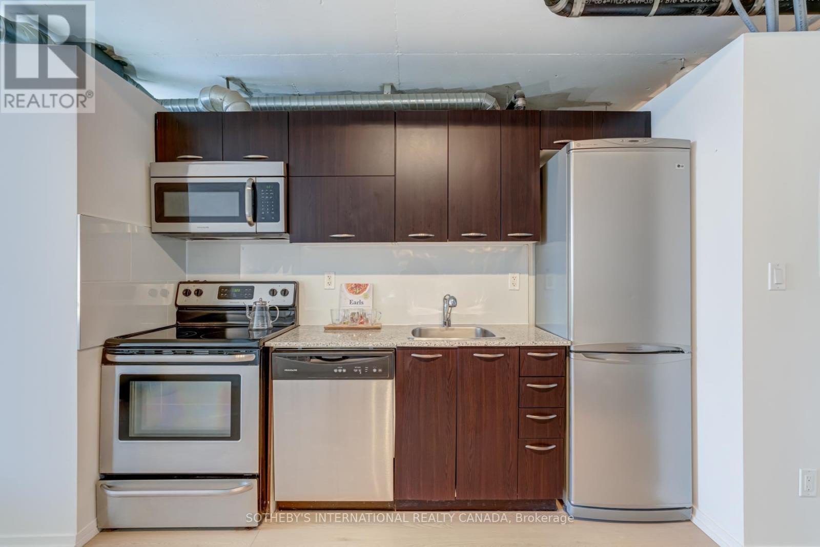 916 - 150 Sudbury Street, Toronto (little Portugal), Ontario