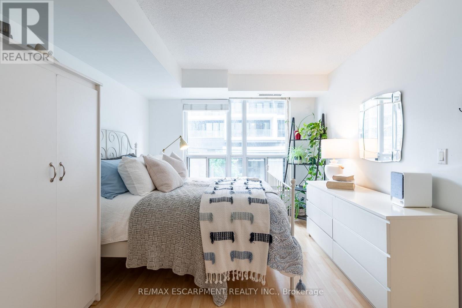 208 - 76 Shuter Street, Toronto (church-yonge Corridor), Ontario