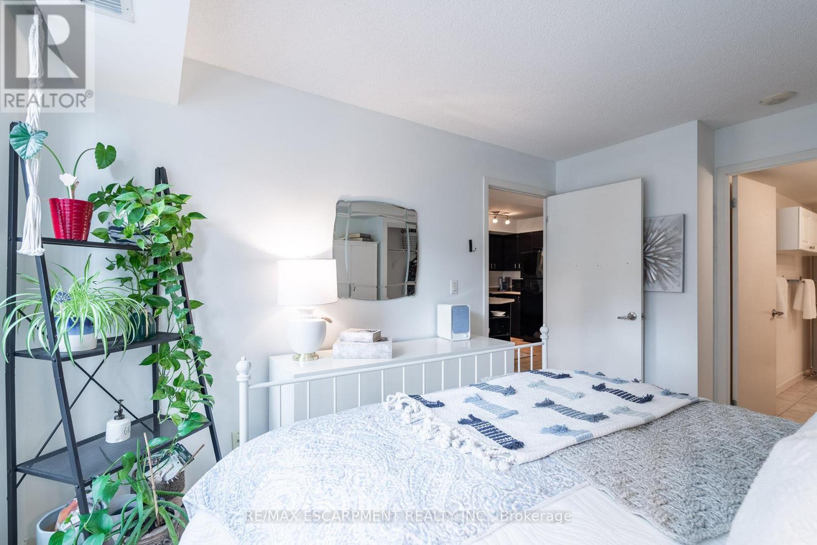 208 - 76 Shuter Street, Toronto (church-yonge Corridor), Ontario