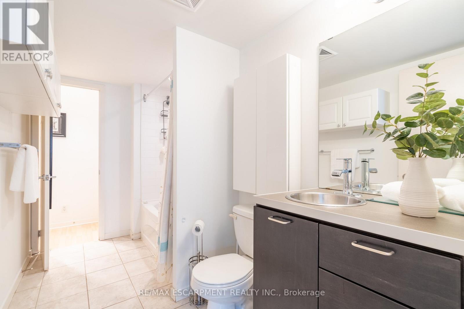 208 - 76 Shuter Street, Toronto (church-yonge Corridor), Ontario