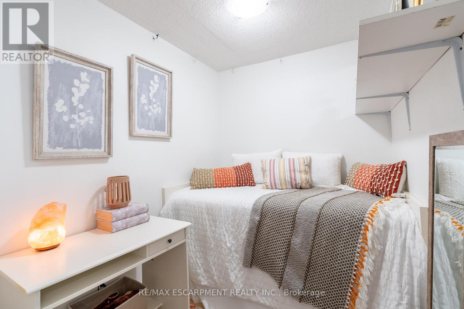 208 - 76 Shuter Street, Toronto (church-yonge Corridor), Ontario