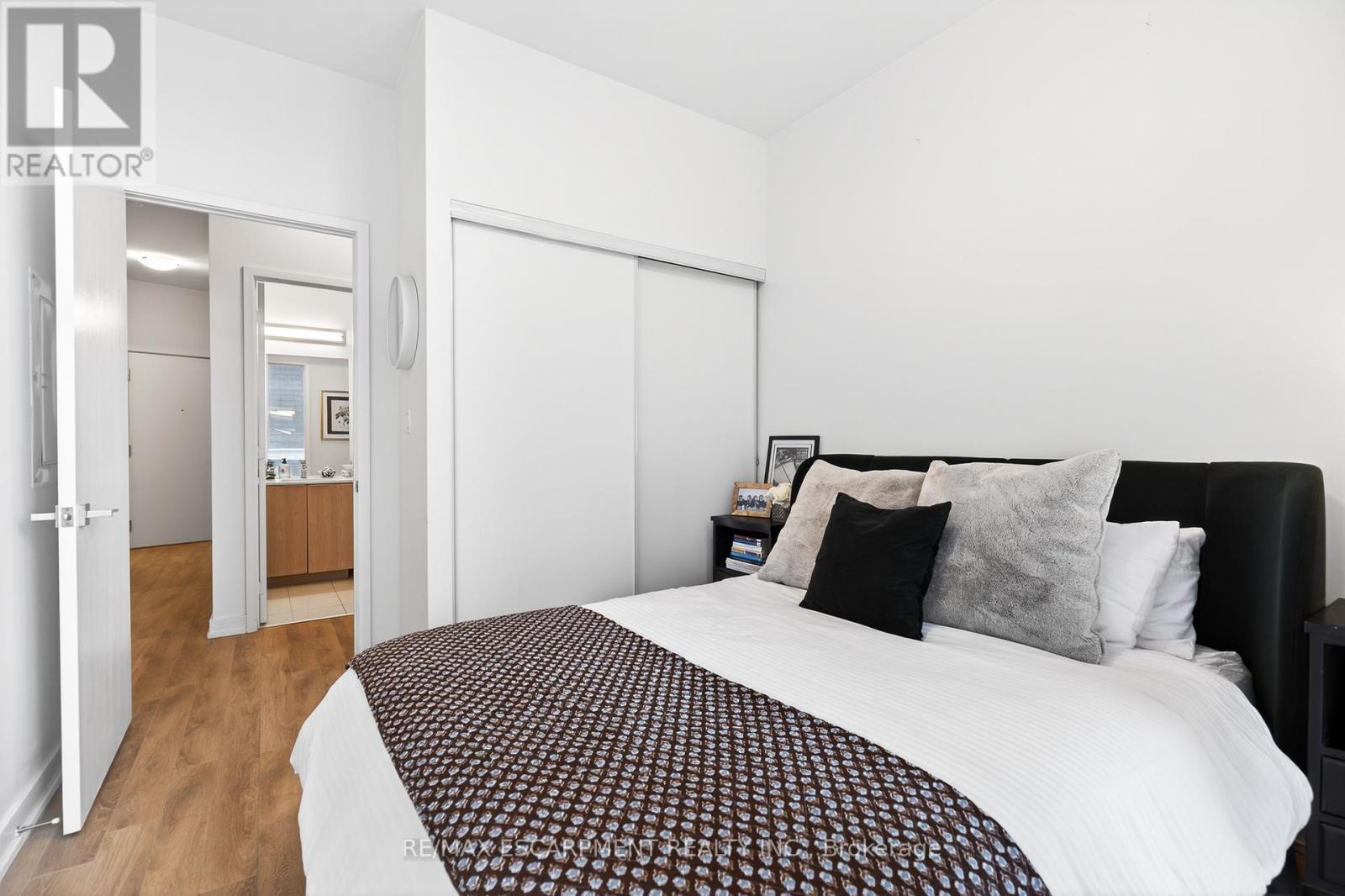 216 - 50 Ordnance Street, Toronto (niagara), Ontario