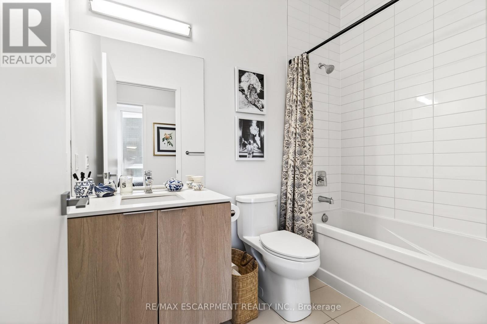 216 - 50 Ordnance Street, Toronto (niagara), Ontario