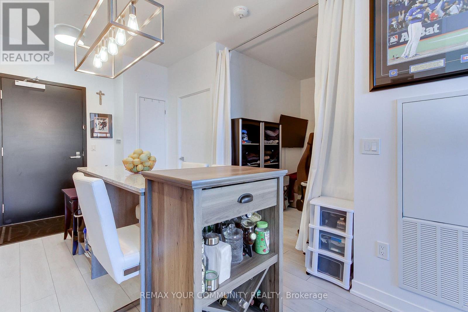 1608 - 31 Tippett Road, Toronto (clanton Park), Ontario