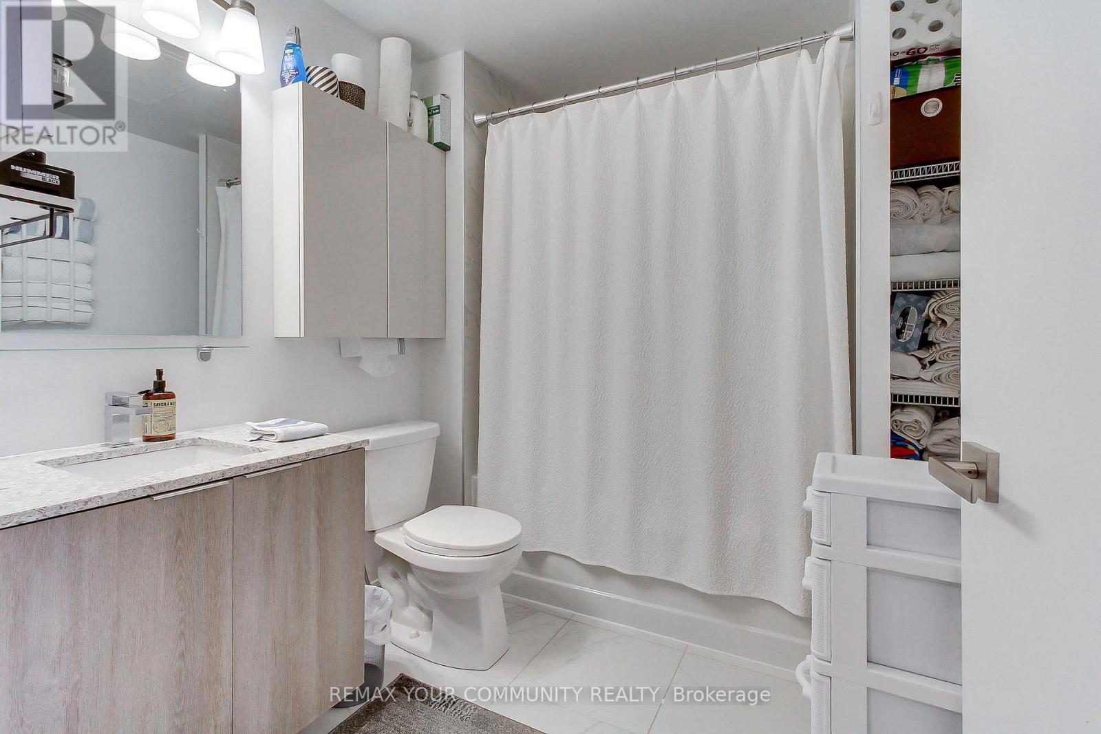 1608 - 31 Tippett Road, Toronto (clanton Park), Ontario