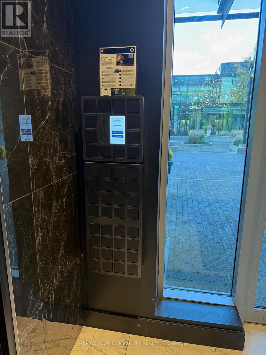 1608 - 31 Tippett Road, Toronto (clanton Park), Ontario