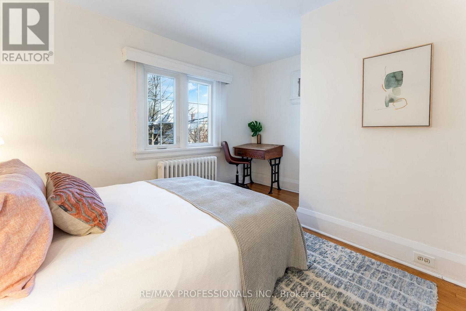 3 Lynngrove Avenue, Toronto (kingsway South), Ontario